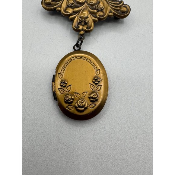 Romantic Vintage Locket Brooch Antiqued Gold Tone Floral Etched Oval Locket-Keep - Picture 2 of 6